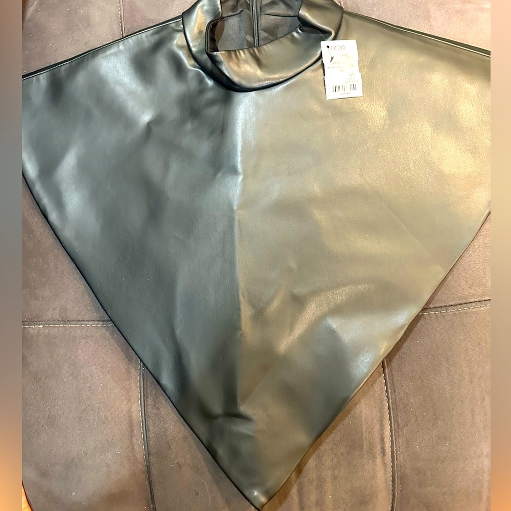 Akira mock neck triangle blouse.